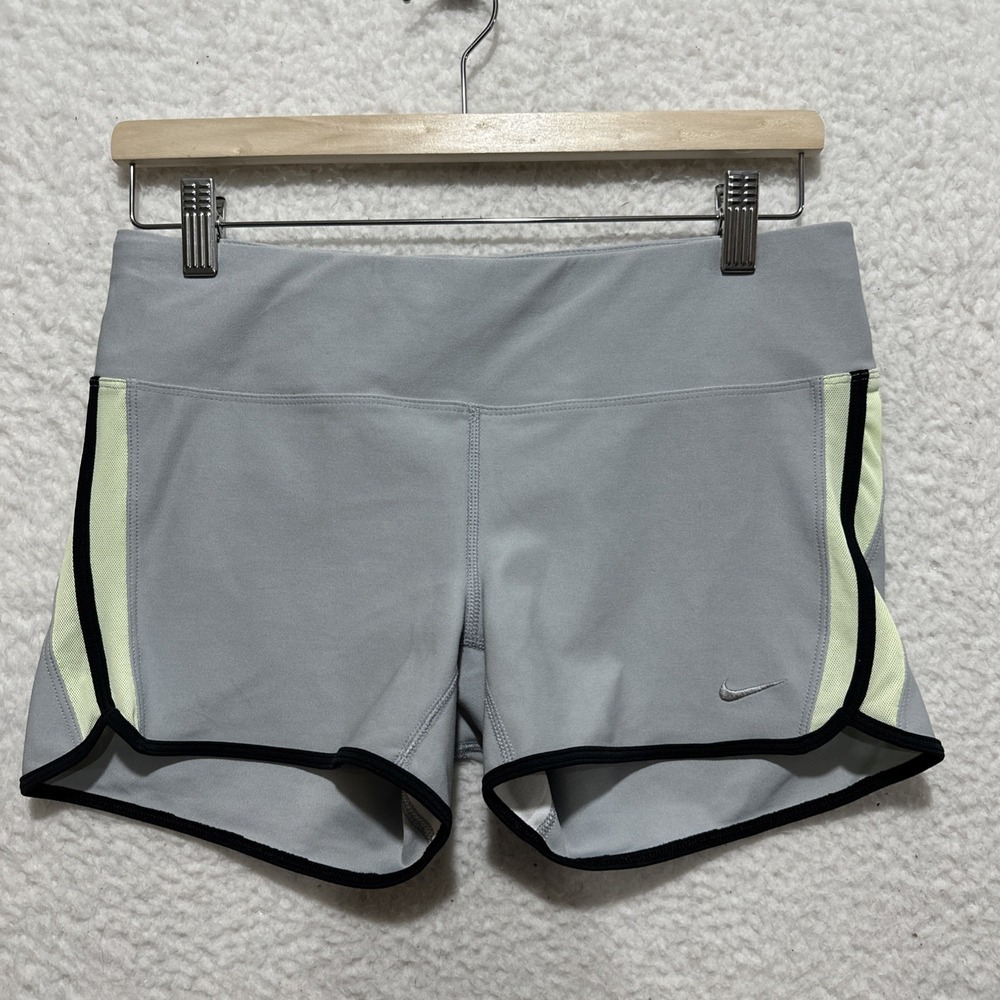 Nike Dri-Fit‎ Low Rise Slim Fit Women's Size L Running  Athletic Shorts Logo NWT
